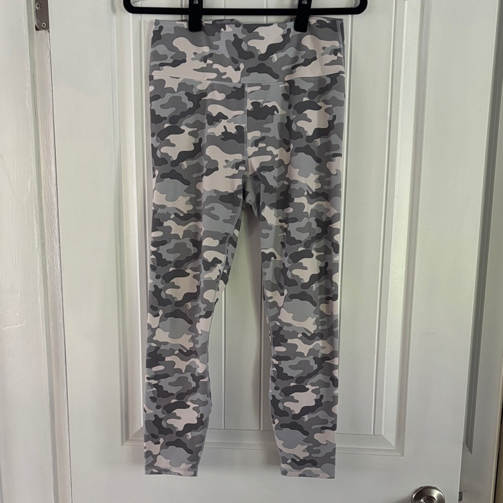 Women’s Camouflage Leggings Fabletics